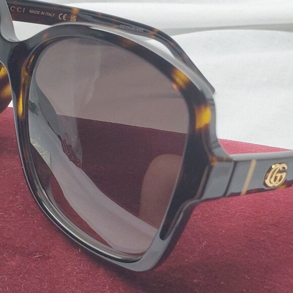 Gucci Womens Monochromatic 57MM Rectangular Sunglasses EUC Worn Once - Picture 12 of 13